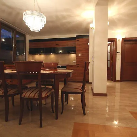 Nowiniarska Near The Old Town Warschau