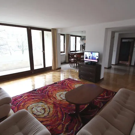 Apartment Nowiniarska Near The Old Town Warsaw