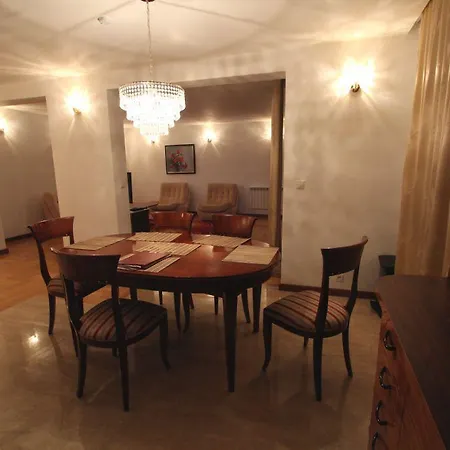 Apartment Nowiniarska Near The Old Town