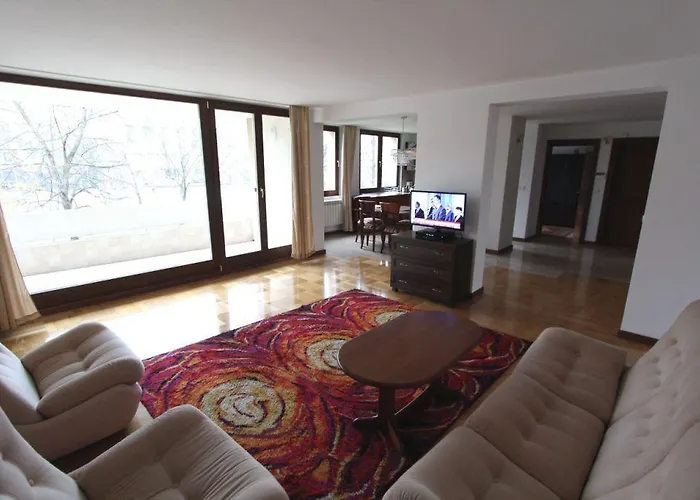 Nowiniarska Near The Old Town Warszawa