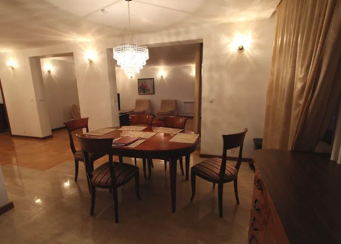 Nowiniarska Near The Old Town